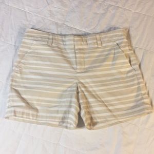 Tommy Hilfiger shorts size 2
